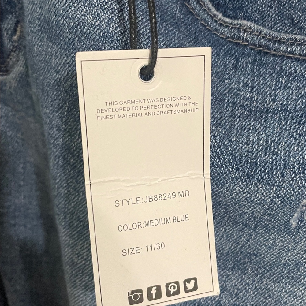 Judy Blue mid rise demi cropped bootcut NWT size 11/30 - Picture 3 of 5